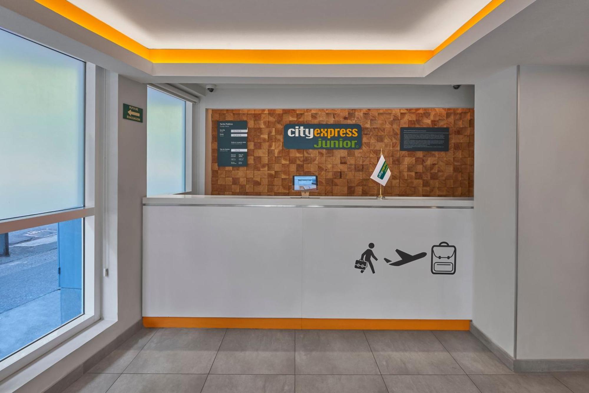 City Express Junior By Marriott Ciudad De Mexico Sullivan Exteriér fotografie